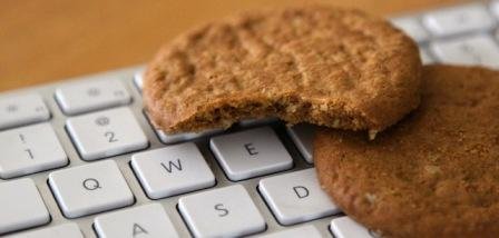 Koekjes op een computertoetsenbord